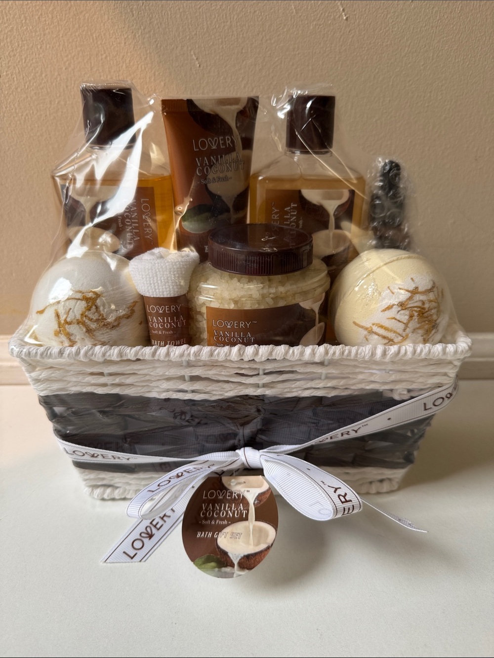 NEW Bath and Body Gift Basket by LOVERY - Vanilla Coconut Bath/Spa Set